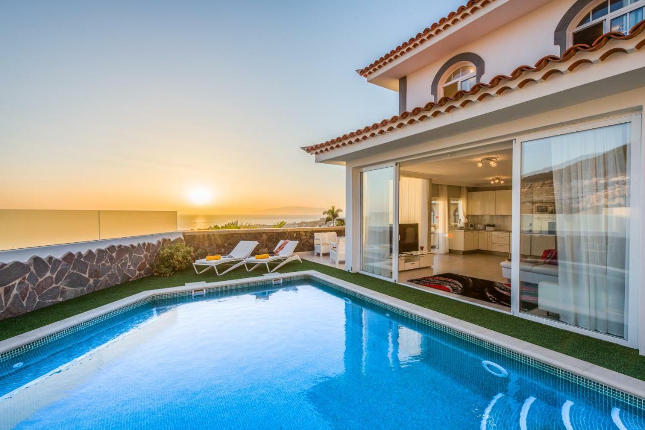 Luxury White Villa With Sea View, Heated Pool Costa Adeje  Kültér fotó