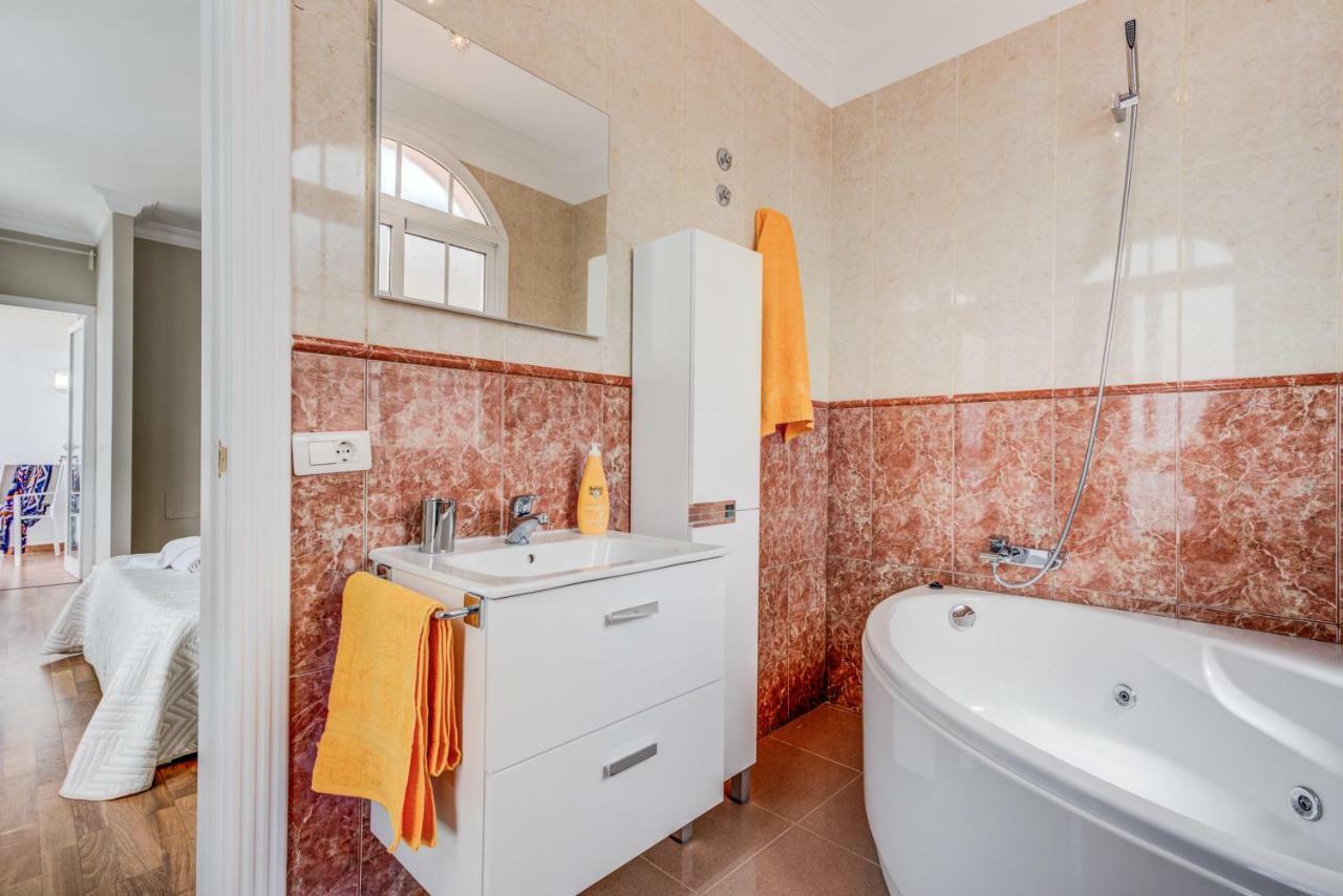 Luxury White Villa With Sea View, Heated Pool Costa Adeje  Kültér fotó